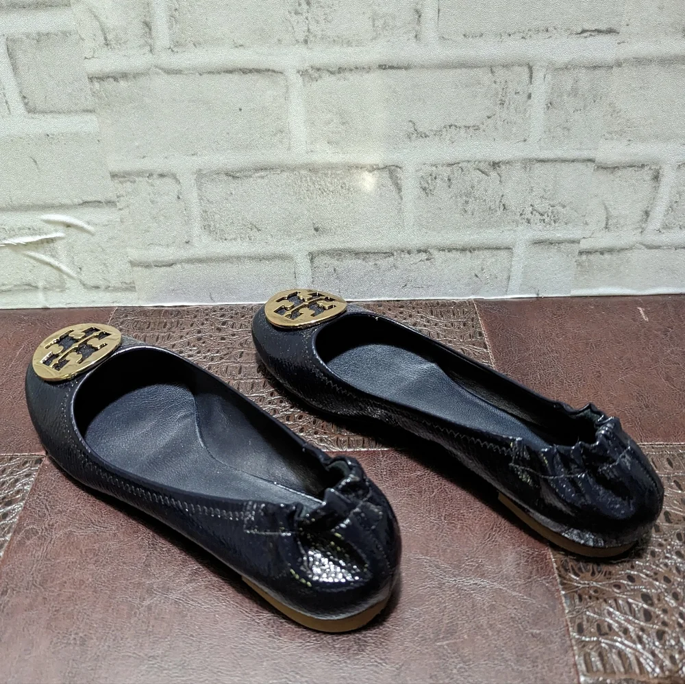 Tory Burch Reva Navy/Gold size 9.5